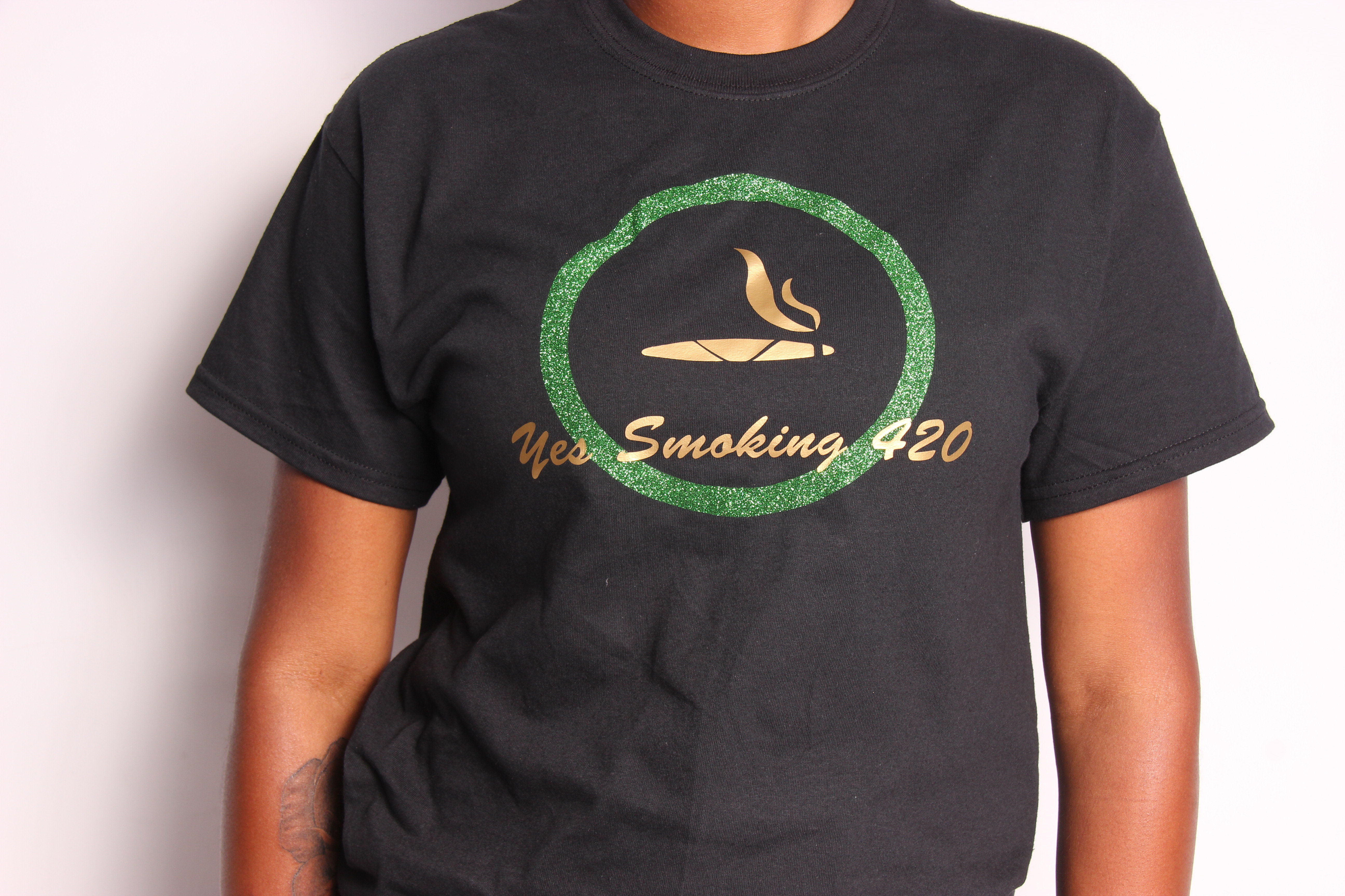 Yes Smoking 420 T-shirt ( grn glitter gold foil design )or grn/silver 00004