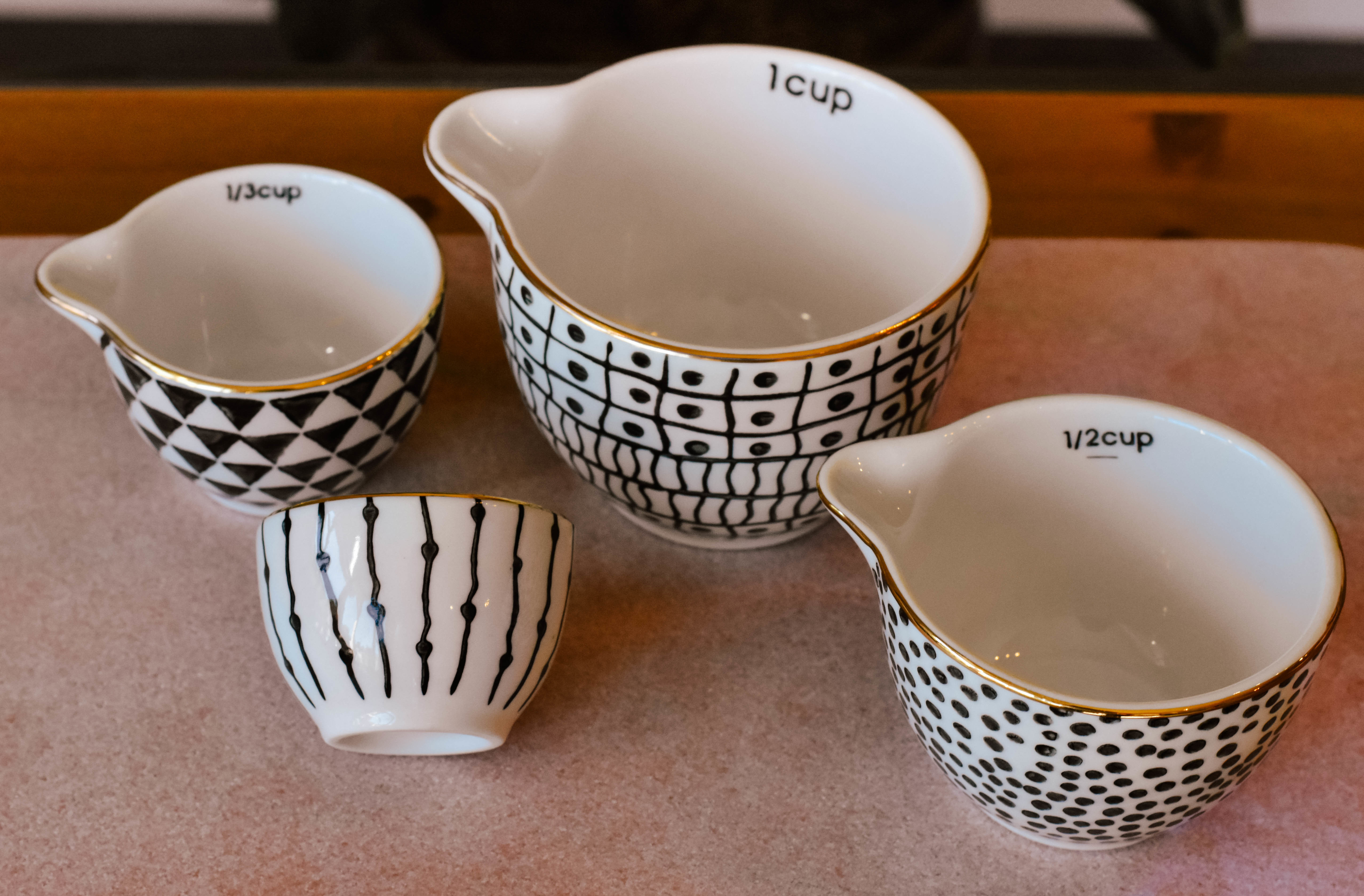 black and white measuring df0201