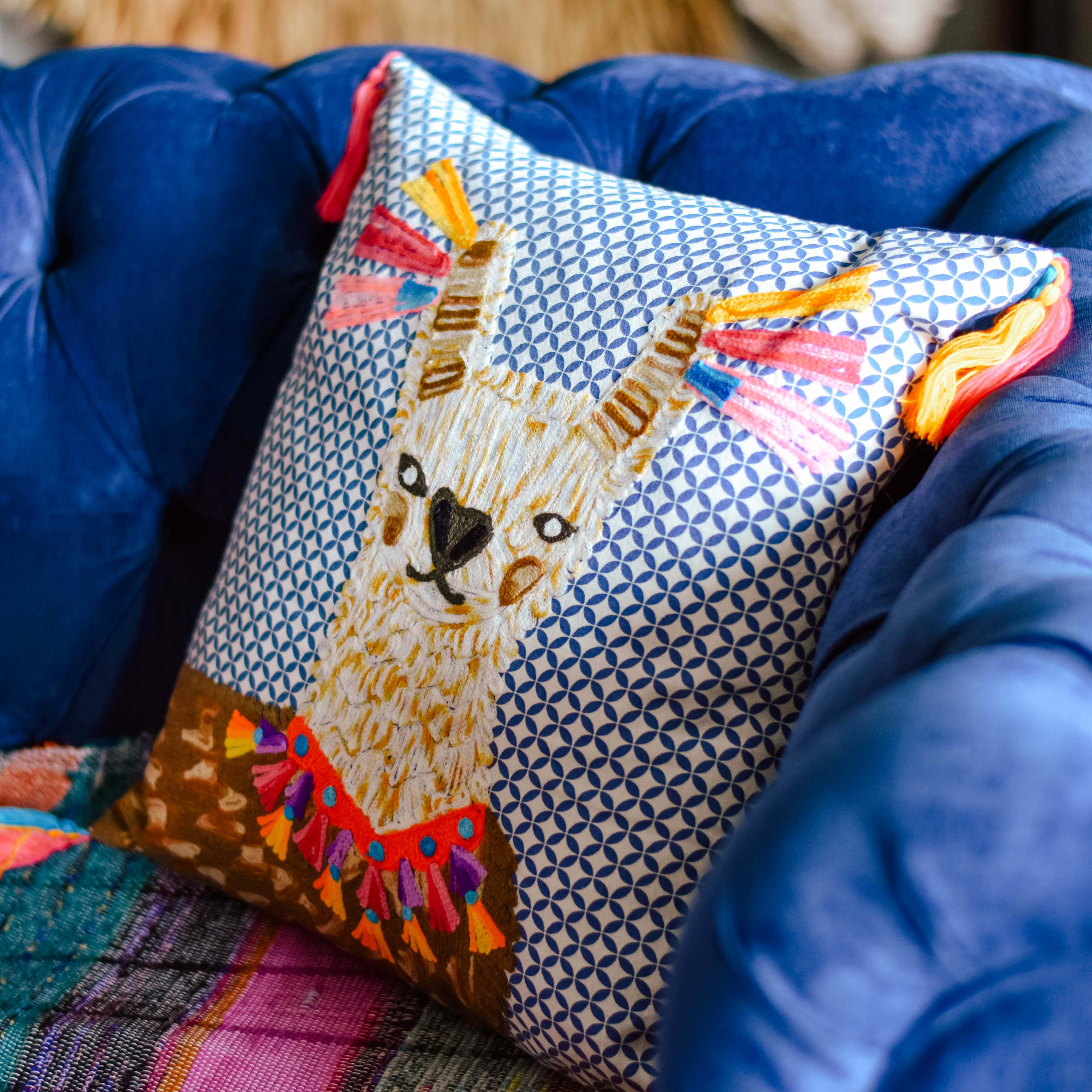lama pillow abcc16771