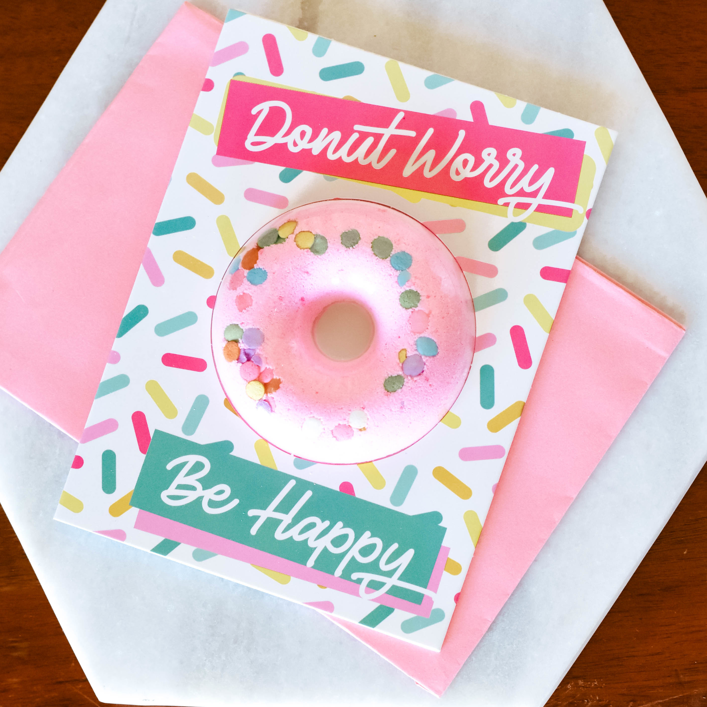 donut worry bath bomb GRQN72HNZ588M