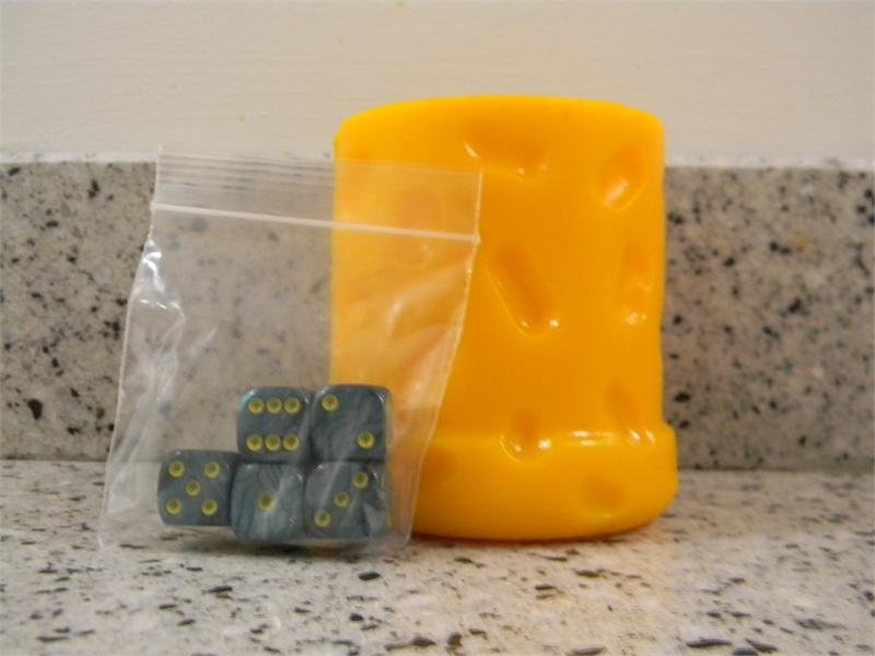 Wisconsin Cheese Dice Cup & Green Dice 00004