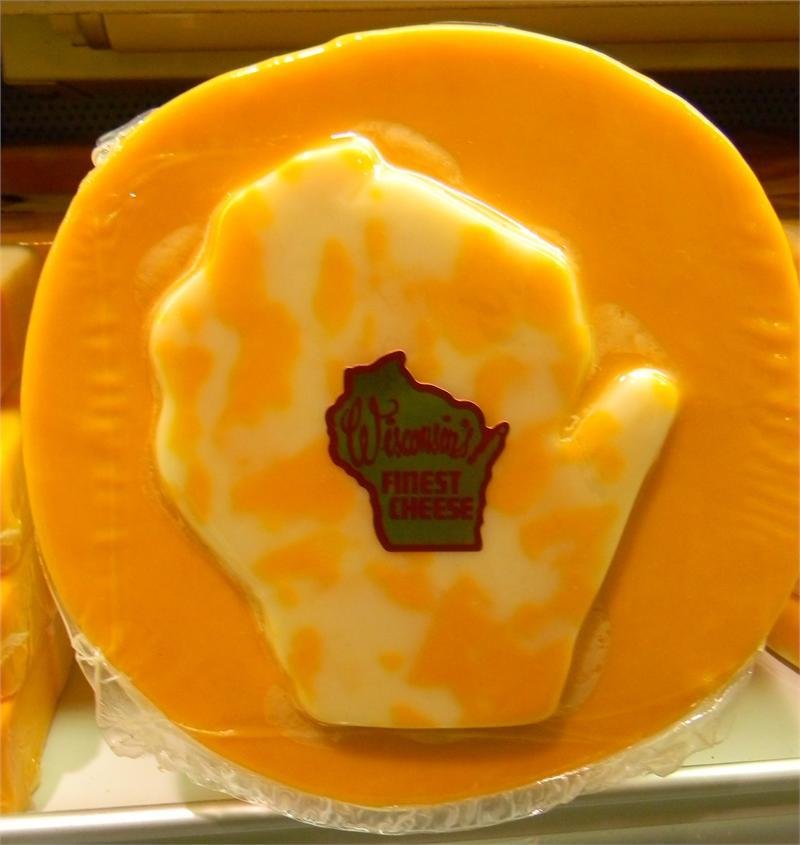 Piece of Wisconsin Mild Cheddar and Colby-Jack Cheese Combo 00046