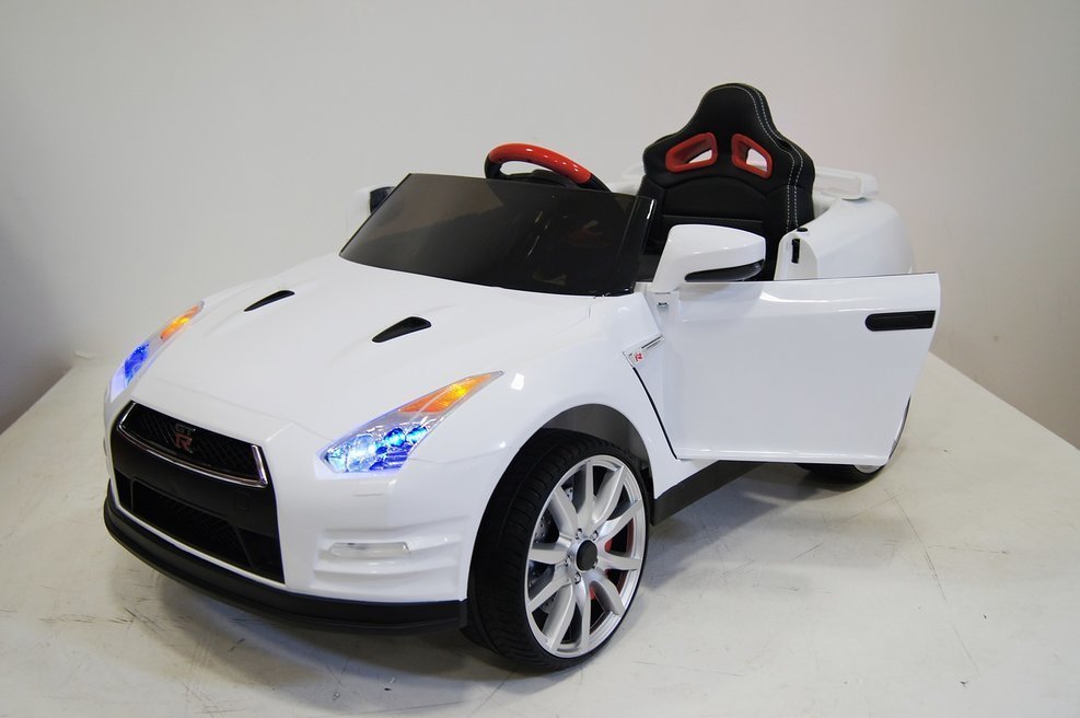 Детский электромобиль Nissan GTR X333XX (ЛИЦЕНЗИОННАЯ МОДЕЛЬ) черный/белый