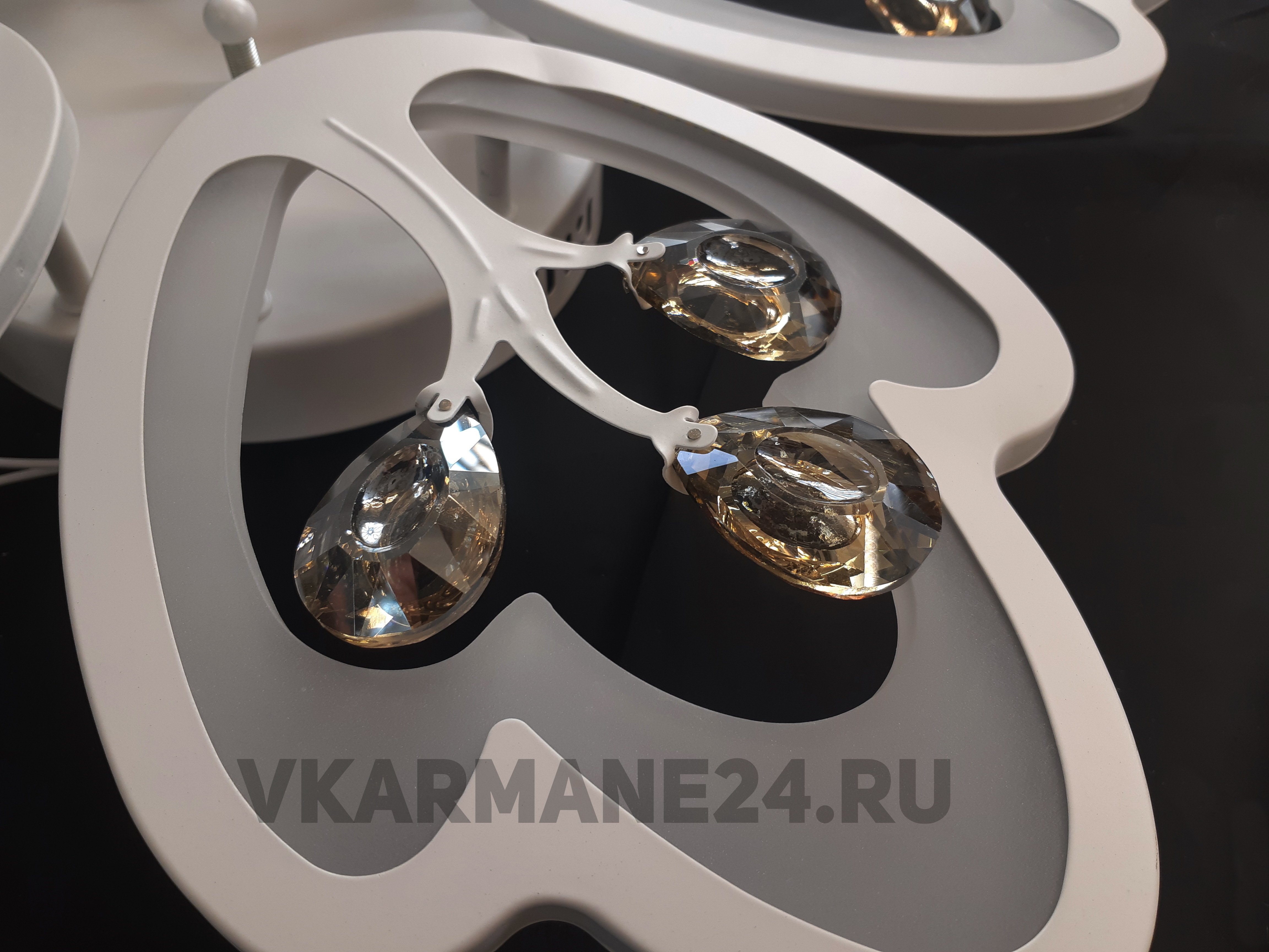 Светодиодная люстра 1+5