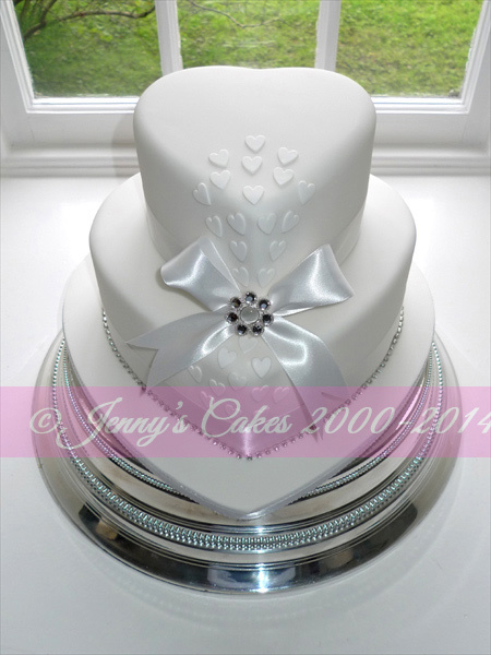 Gretna two-tier Heart Shaped Wedding Cake JC-G19-H2