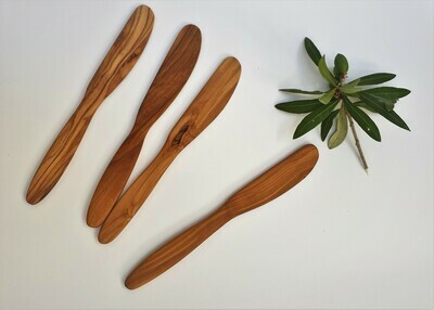 Faca de Manteiga em Madeira Oliveira