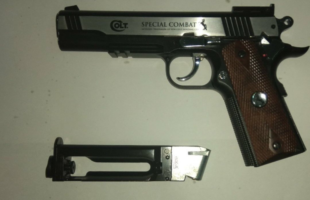 Пистолет Umarex Colt Special Combat