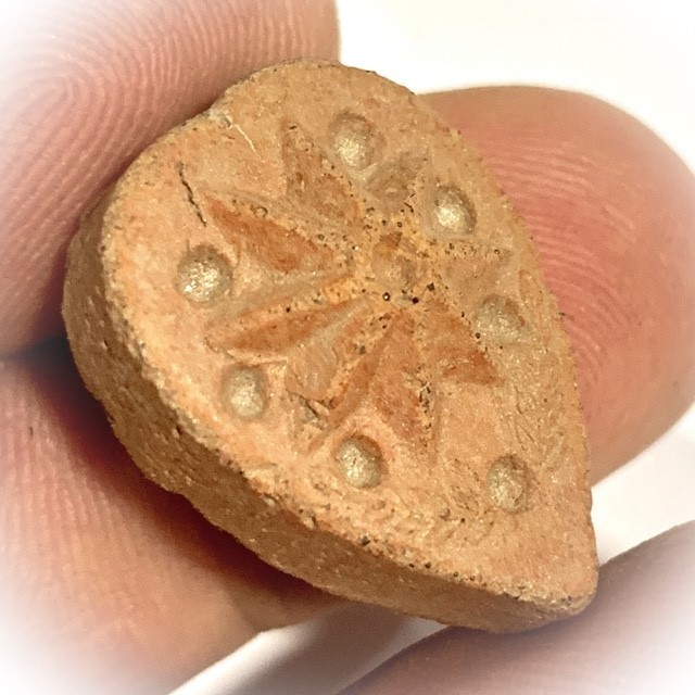 Daw Nai Pan Nai Pon Nuea Pong Aathan Early Era Lucky Star Amulet Luang Por Pina Free EMS Worldwide