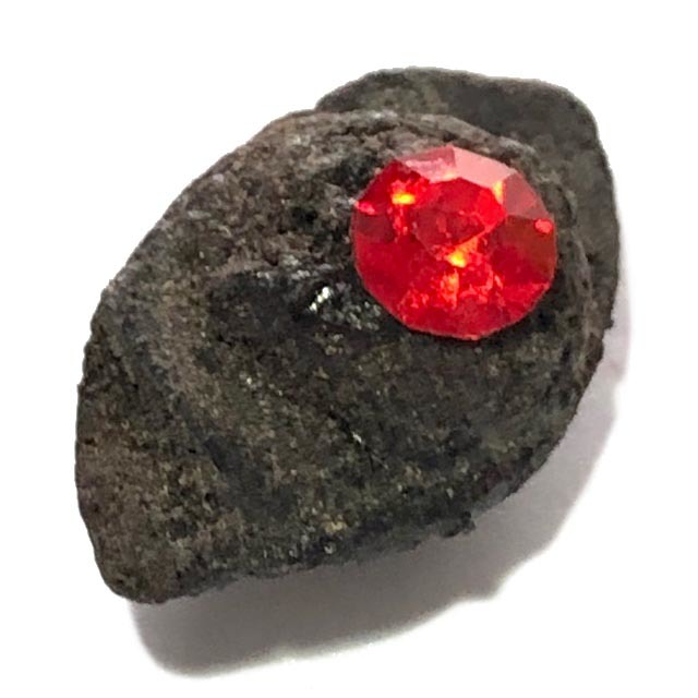 Duang Ta Aathan Pim Lek Nuea Pong Prai Luan Fang Ploi Daeng Early Era Shiva Eye Red Gemstone Luang Por Pina