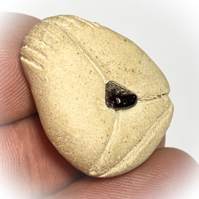 Pra Pid Ta Putto Nuea Poon Sek Pim Plod Nee Ongk Kroo Fang Ploi Ruby Insert Hand Inscription Mae Chee Bun Ruean