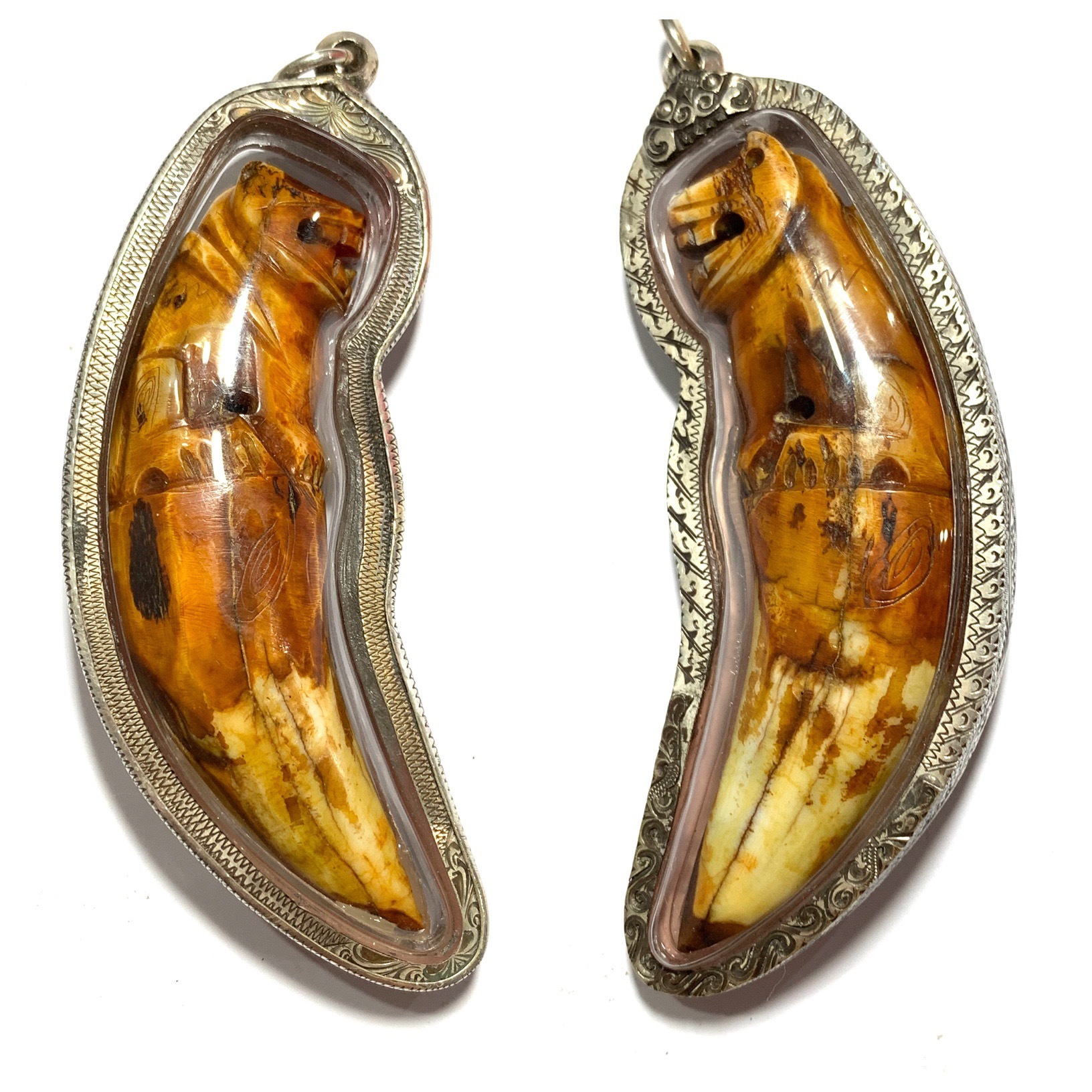 Khiaw Suea Kroeng Gae Tiger Tooth Amulet 4 Inches Hand Spell Inscriptions Silver Custom Casing Luang Por Parn Wat Bang Hia Free EMS 03774