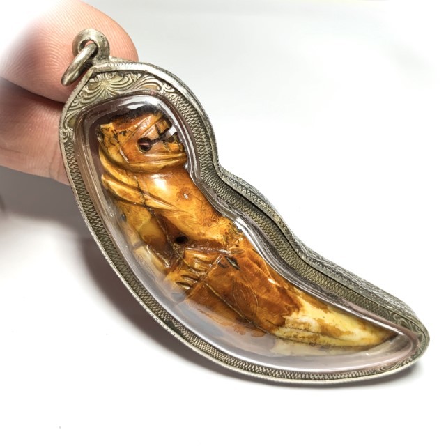 Khiaw Suea Kroeng Gae Tiger Tooth Amulet 4 Inches Hand Spell Inscriptions Silver Custom Casing Luang Por Parn Wat Bang Hia Free EMS
