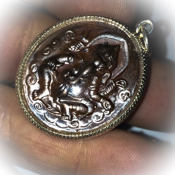 Rian Pra Pikanes Nuea Tong Daeng 2539 BE - Silver Casing - Luang Por Lae Wat Pra Song (Petchburi)