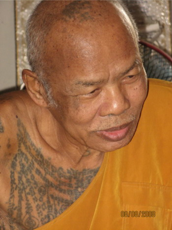 Pra Pid Ta Sariga Nuea Pong Puttakun - Luang Por Niyom - Wat Takian Tia 2546 BE - extremely rare