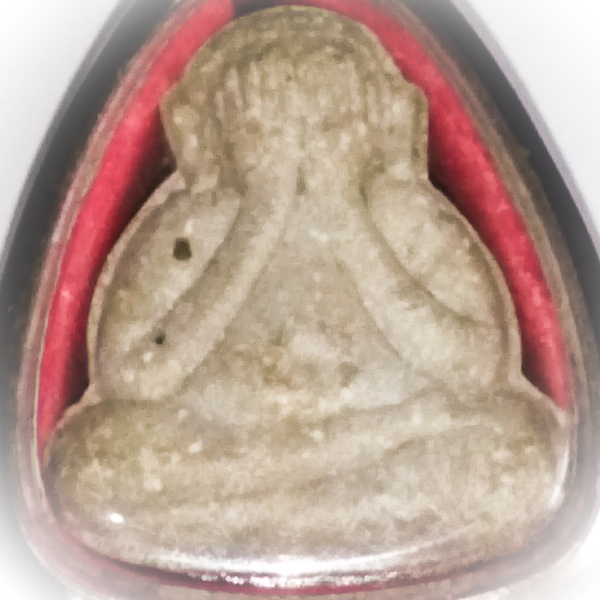 Pra Pid Ta Sariga Nuea Pong Puttakun - Luang Por Niyom - Wat Takian Tia 2546 BE - extremely rare