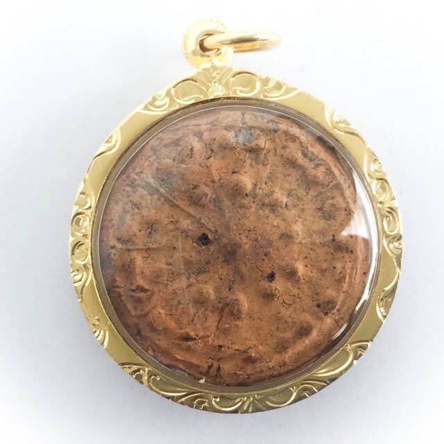Yant Ngop Nam Oy 2470 BE Solid Gold Casing - Sugar Cake Yantra Buddha Mandala - Luang Phu Yim - Wat Jao Jet Yant Ngop Nam Oy 2470 BE Solid Gold Casing - Sugar Cake Yantra Buddha Mandala - Luang Phu Yim - Wat Jao Jet