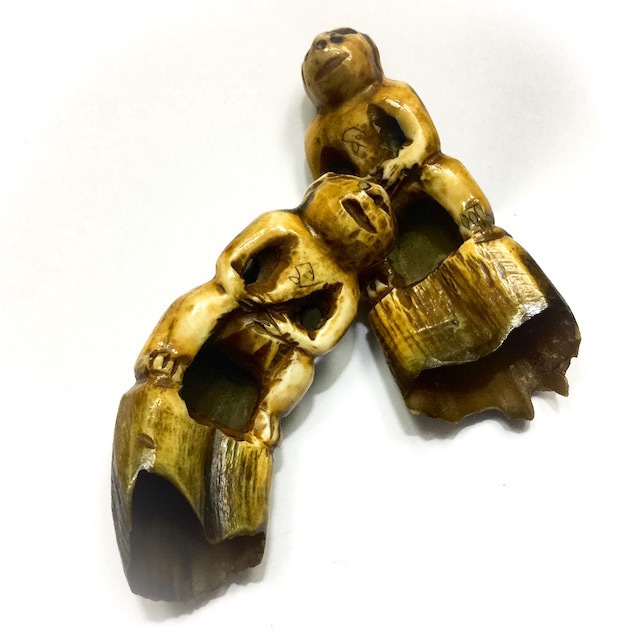 Khiaw Moo Proeng - Anomalous Boar Tusks Carved Vanora Monkeys + Khom Inscriptions - Luang Por Ding Wat Bang Wua Khiaw Moo Proeng - Anomalous Boar Tusks Carved Vanora Monkeys + Khom Inscriptions - Luang Por Ding Wat Bang Wua