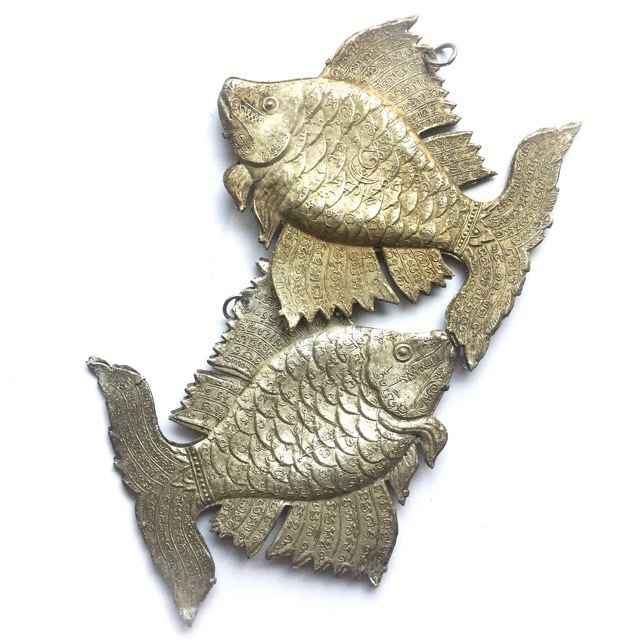 Pla Tapian Koo Ngern-Tong Lucky Barb Fish for Prosperity and Good Business - 4 Inches - Luang Por Te Wat Sam Ngam Pla Tapian Koo Ngern-Tong Lucky Barb Fish for Prosperity and Good Business - 4 Inches - Luang Por Te Wat Sam Ngam