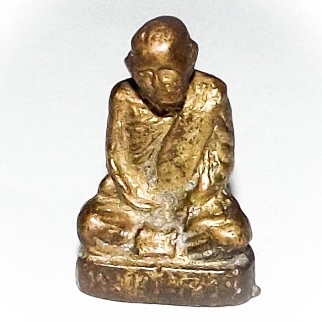 Roop Lor Ud Kring - Nuea Tong Pasom - Guru Monk Statuette of Luang Phu Waen Sujjino - Wat Doi Mae Pang Circa 2520 BE Roop Lor Ud Kring - Nuea Tong Pasom - Guru Monk Statuette of Luang Phu Waen Sujjino - Wat Doi Mae Pang Circa 2520 BE