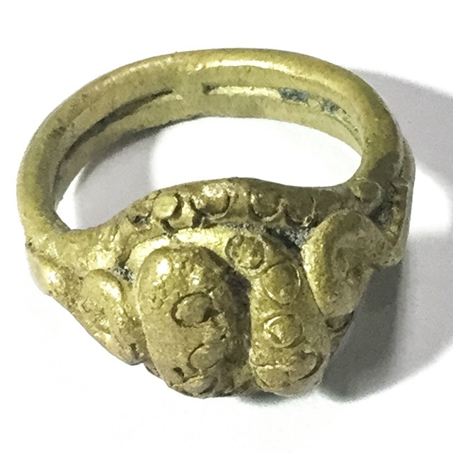 Hwaen Ngu Giaw Sap Entwined Snakes Magic Ring of Protection Wealth and Treasure Circa 2460 BE - Luang Por Im - Wat Hua Khao 02992