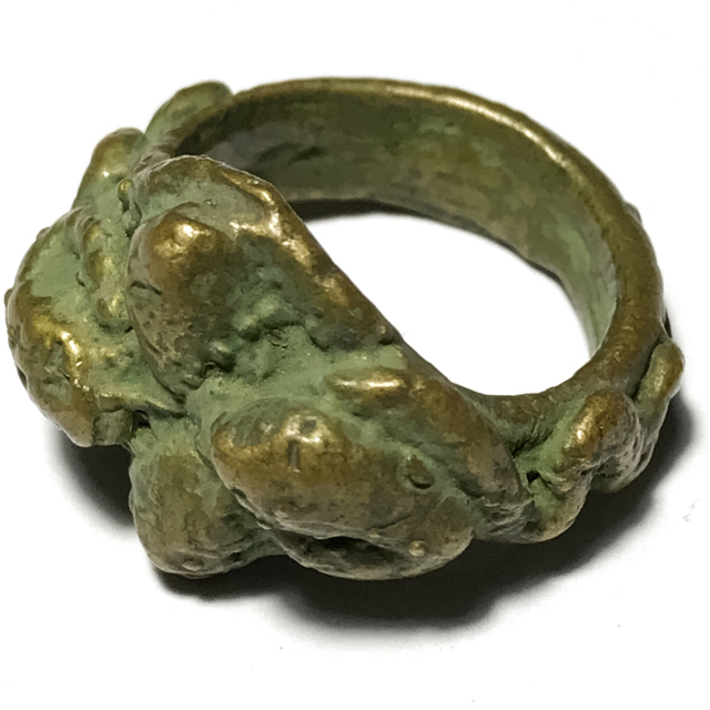 Hwaen Ngu Giaw Sap See Gler 4 Entwined Snakes Magic Ring of Protection Wealth and Treasure Circa 2460 BE - Luang Por Im - Wat Hua Khao 03078
