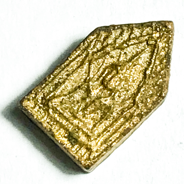 Miniature Khunphaen Pure Prai Kumarn Powders 2514 BE Luang Phu Gaew Gesaro + Luang Phu Tim Wat Laharn Rai 03086
