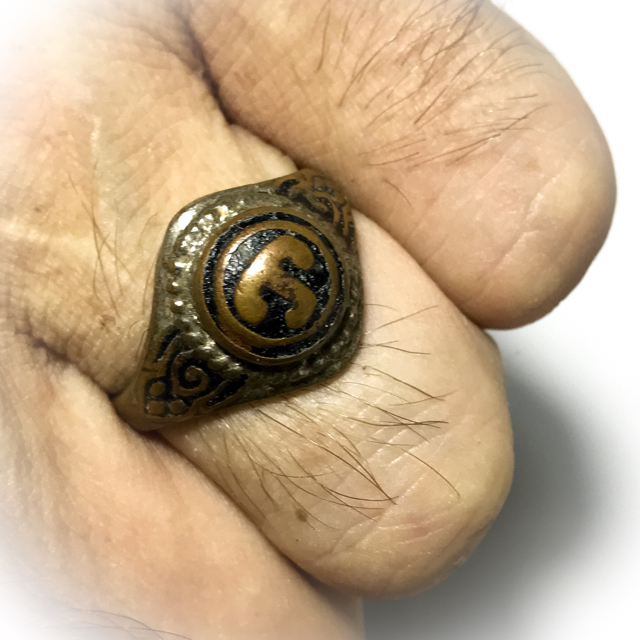 Hwaen Hua Namo Yantra Spell Ring Circa 2511 BE 2.1 Cm - Por Tan Klai Wajasit Wat Suan Khan