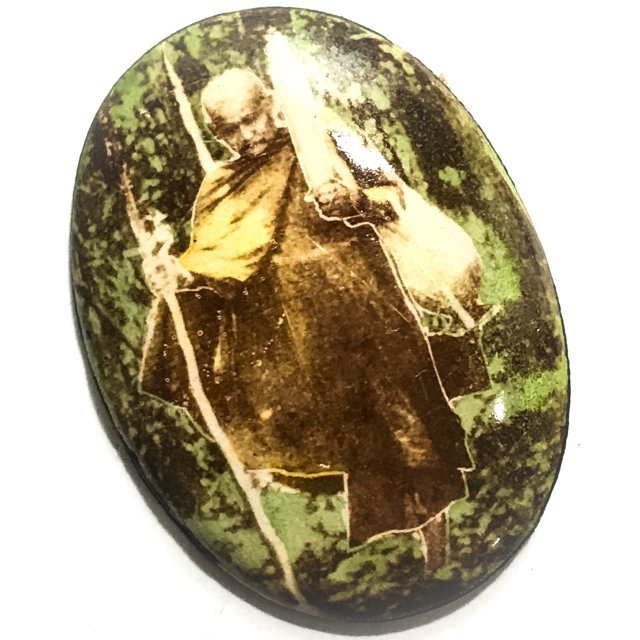 Locket Roop Khai Roop Muean Tudong Dtid Jiworn Cameo Amulet with Civara Robe on Rear Face - Luang Por Phang Jidtakudto Wat Kongka Kirikhaet Locket Roop Khai Roop Muean Tudong Dtid Jiworn Cameo Amulet with Civara Robe on Rear Face - Luang Por Phang Jidtakudto Wat Kongka Kirikhaet