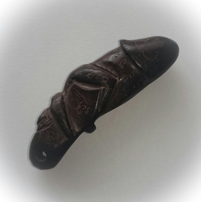 Palad Khik Mae Nang Kruan Nang Prai Deva Phallic 3 Inches - Hand Carved sacred Wood - Circa 2489 - 2500 BE - Luang Por Kong - Wat Wang Sapparot Palad Khik Mae Nang Kruan Nang Prai Deva Phallic 3 Inches - Hand Carved sacred Wood - Circa 2489 - 2500 BE - Luang Por Kong - Wat Wang Sapparot