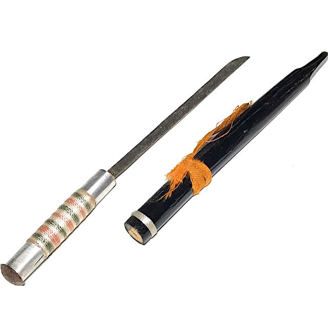 Meet Daab Lek Dtid Jiworn Sacred Ritual Spirit Knife Thai Flag Cord Wrapped Hilt & Civara Monks Robe 6 Inches - Luang Por Tob Meet Daab Lek Dtid Jiworn Sacred Ritual Spirit Knife Thai Flag Cord Wrapped Hilt & Civara Monks Robe 6 Inches - Luang Por Tob