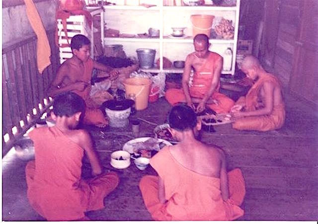 Pra Roop Muean Nuea Krang Luang Por Tong Sukh 2536 BE Niyom - Sacred Krang Putsa Paste Only 99 Made - Luang Por Phaew