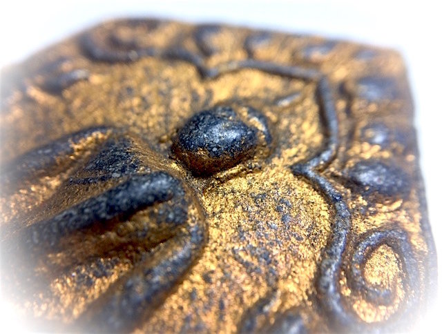 Khun Phaen Prai Kumarn Pim Niyom 2515 BE Block 2 Nuea Wan Plai Dam Takrut Sariga Solid Gold Casing & Authenticity Certificate Free EMS Luang Phu Tim