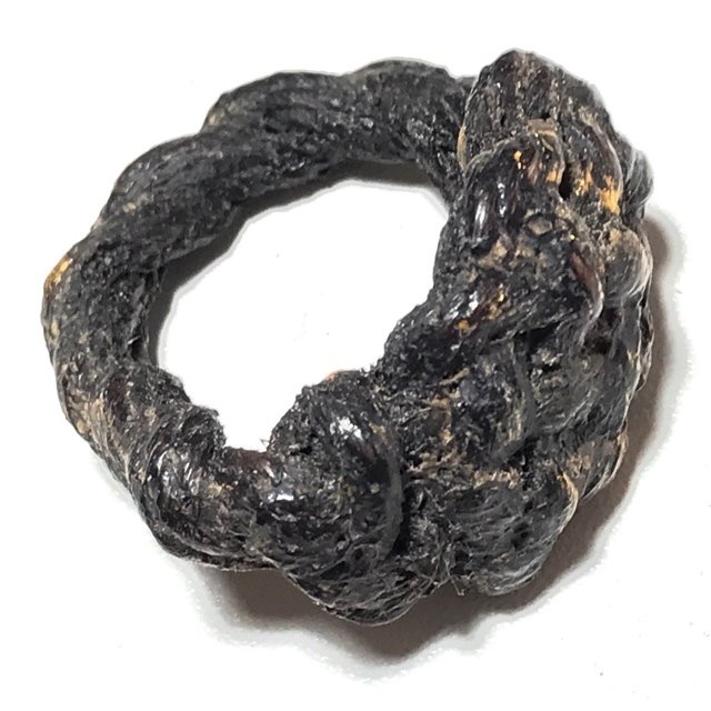 Hwaen Pirod Ancient Warrior Ring Amulet of Invincibility Luang Por Muang Wat Ban Tuan Circa 2460 BE 03526