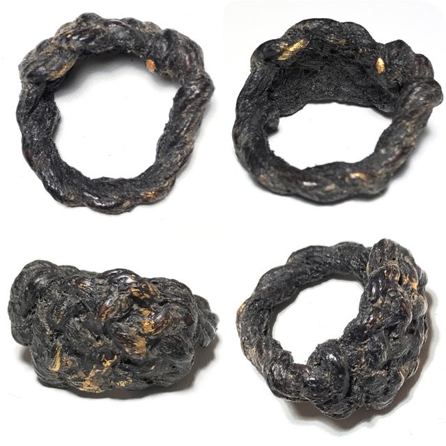Hwaen Pirod Ancient Warrior Ring Amulet of Invincibility Luang Por Muang Wat Ban Tuan Circa 2460 BE