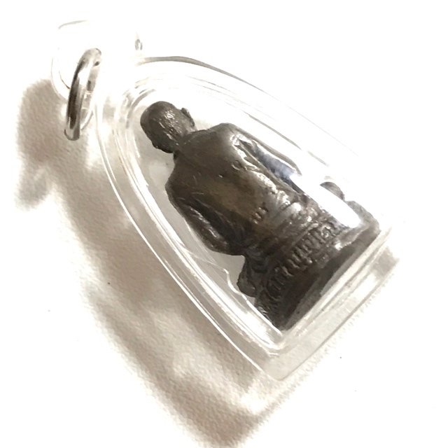 Roop Lor Mae Chee Bun Ruean 2521 BE Dtok Code Niyom With Casing Blessed by Luang Phu To at Wat Awut