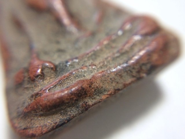 Pra Pong Supan Pim Hnaa Gae Kru Wat Pra Sri Ratana Mahatat Benjapakee Amulet With Authenticity Certificate