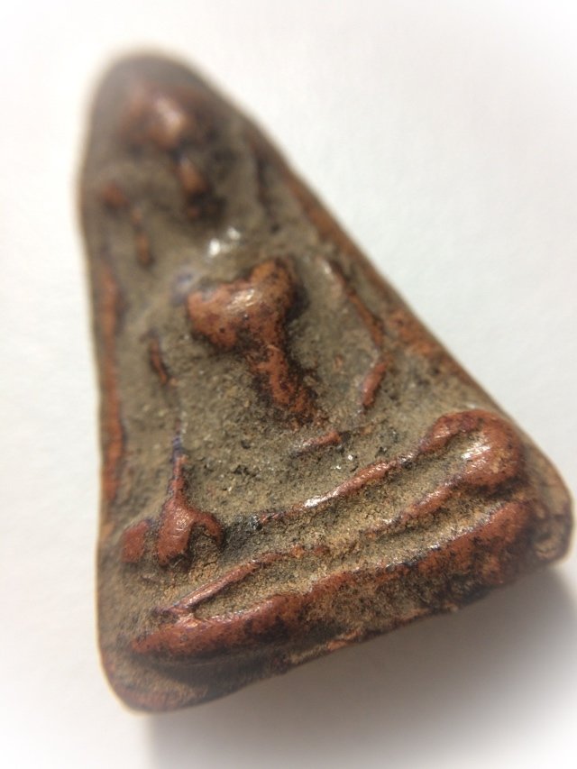 Pra Pong Supan Pim Hnaa Gae Kru Wat Pra Sri Ratana Mahatat Benjapakee Amulet With Authenticity Certificate