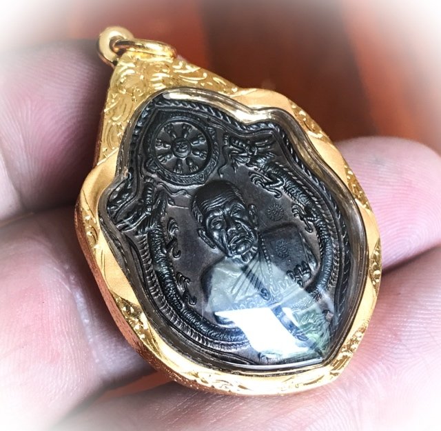 Rian Mangorn Koo Nuea Nava Loha Pim Pised Gammagarn Niyom 2x Code Ma 2543 BE Luang Phu Hmun Solid Gold Casing