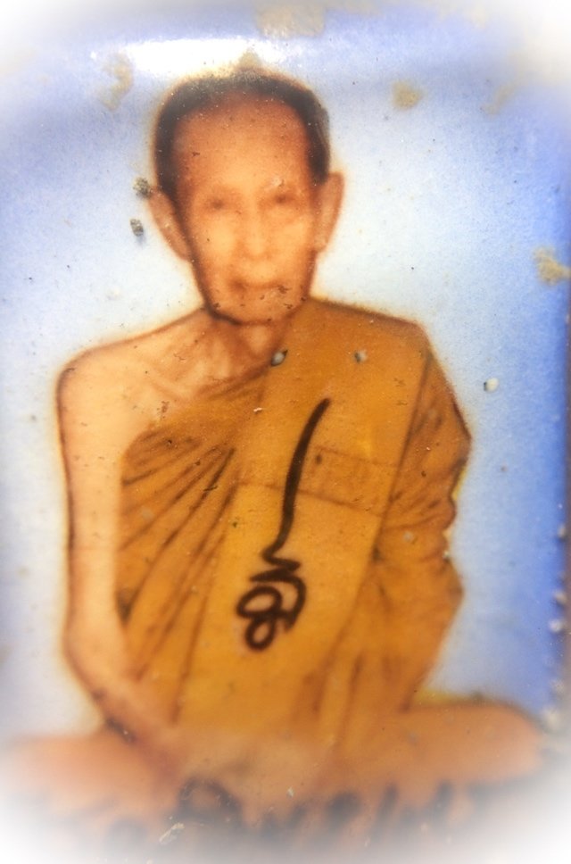 Locket Chak Fa Pim Lek 2nd Edition 2520 BE Bailan Powders 2 Code Stamps & Certificate Luang Phu To Wat Pradoo Chimplee
