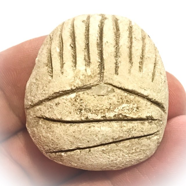 Pra Pid Ta Putto Nuea Poon Sek Pim Yai Extremely Rare Amulet Mae Chee Bun Ruean Wat Awut