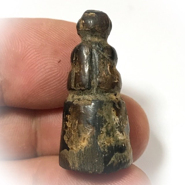 Pra Pid Ta Thaan Sung Nuea Mai Gae Circa 2430 BE Luang Phu Rod Wat Ko Non