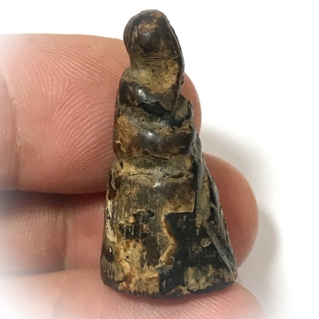 Pra Pid Ta Thaan Sung Nuea Mai Gae Circa 2430 BE Luang Phu Rod Wat Ko Non