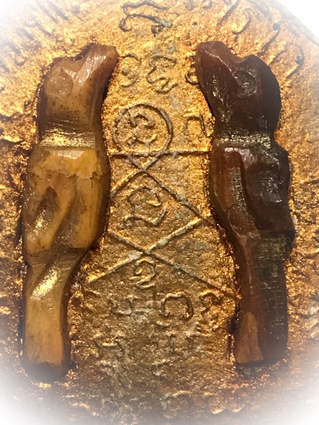Khun Phaen Prai Kumarn Luang Phu Tim 2515 BE Nuea Khaw Ta Bronze Fang Sariga Koo With Certificate