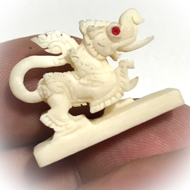 Kochasri Nga Gae Carved Himapant Animal Red Gemstone Eyes Luang Por Horm Wat Chak Hmak Free EMS