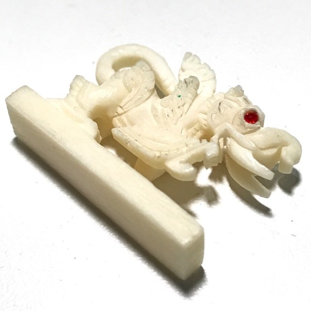 Kochasri Nga Gae Carved Himapant Animal Red Gemstone Eyes Luang Por Horm Wat Chak Hmak Free EMS