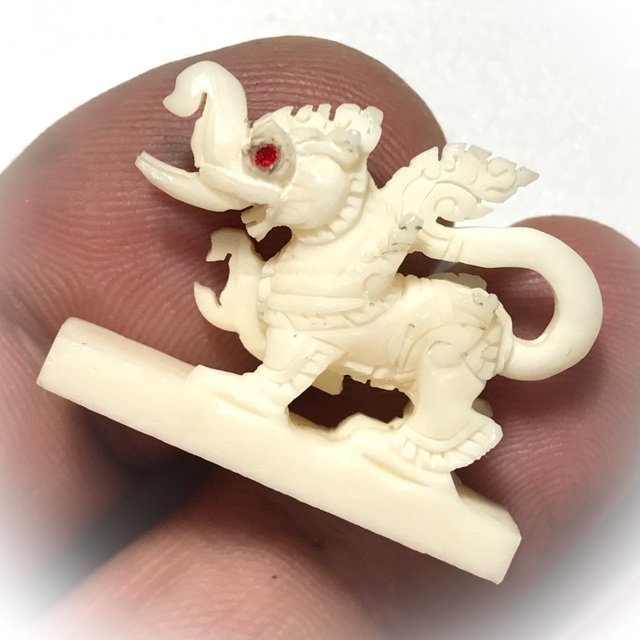 Kochasri Nga Gae Carved Himapant Animal Red Gemstone Eyes Luang Por Horm Wat Chak Hmak Free EMS