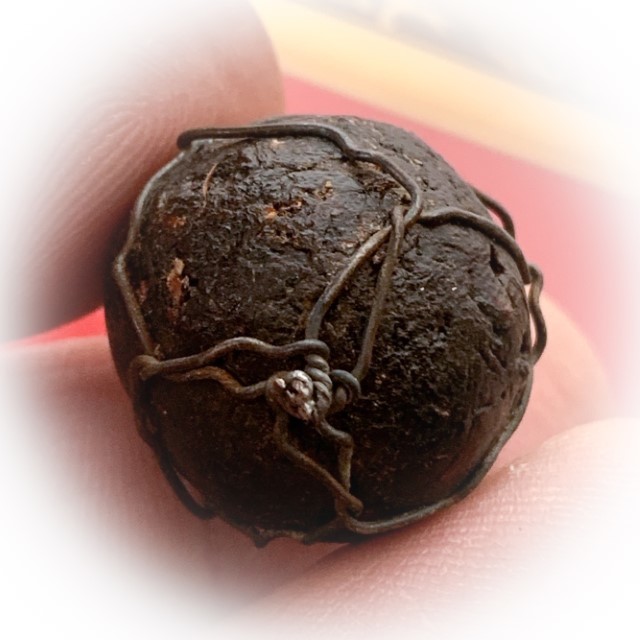 Look Om Yai Ying Mai Ork Nuea Krang Grachao Ngern Early Era With Authenticity Certificate Luang Por Tong Sukh 2470 BE