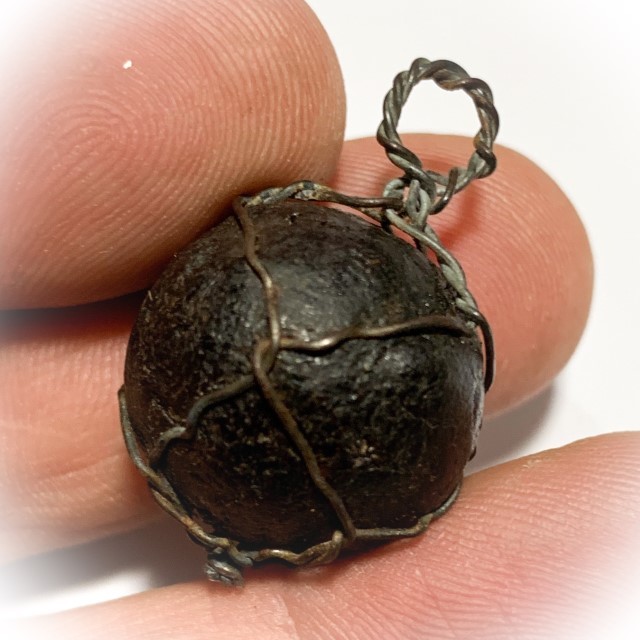 Look Om Yai Ying Mai Ork Nuea Krang Grachao Ngern Early Era With Authenticity Certificate Luang Por Tong Sukh 2470 BE