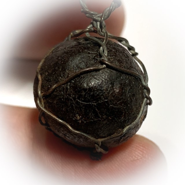 Look Om Yai Ying Mai Ork Nuea Krang Grachao Ngern Early Era With Authenticity Certificate Luang Por Tong Sukh 2470 BE