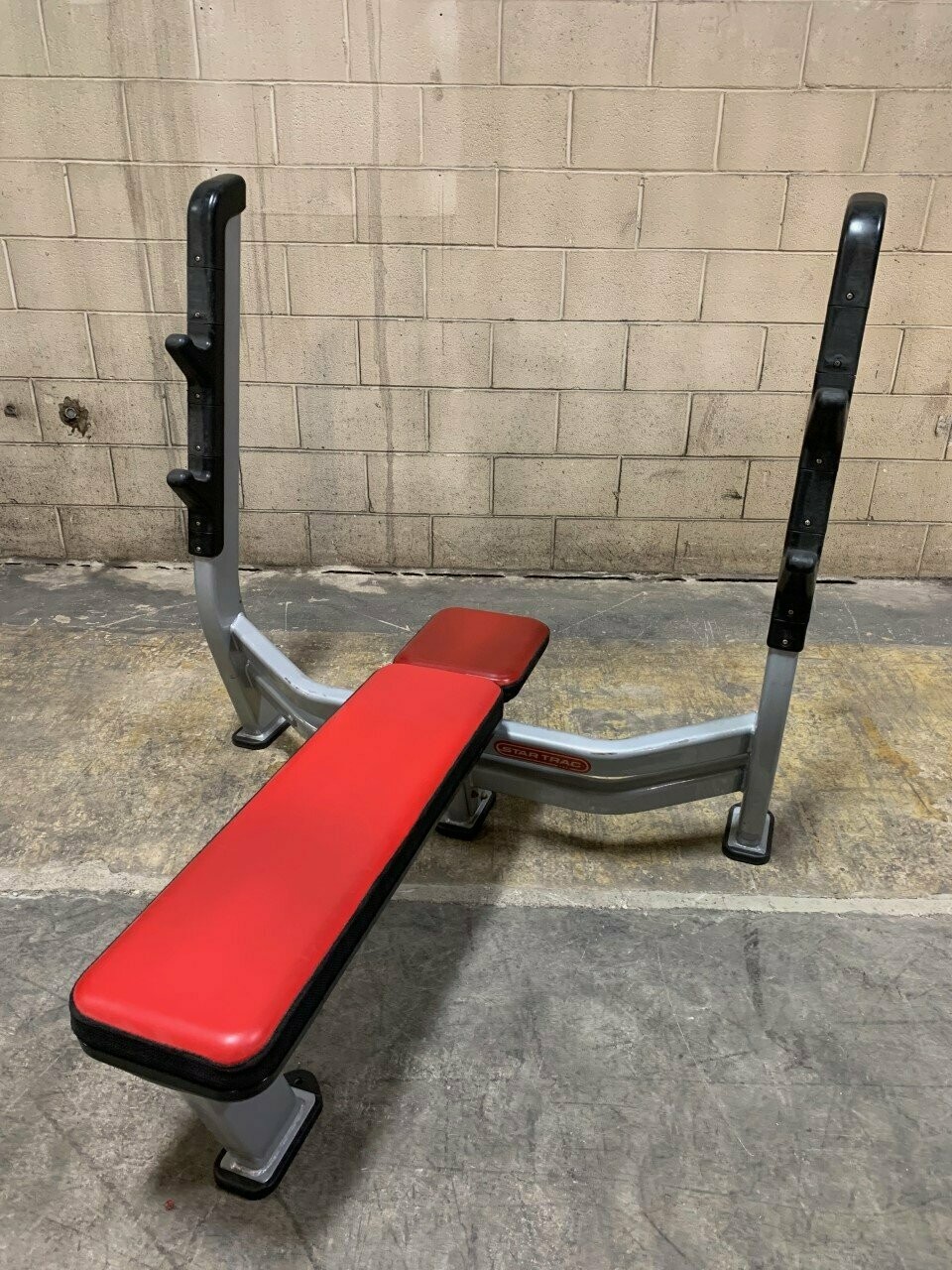 Star Trac Olympic Flat Bench